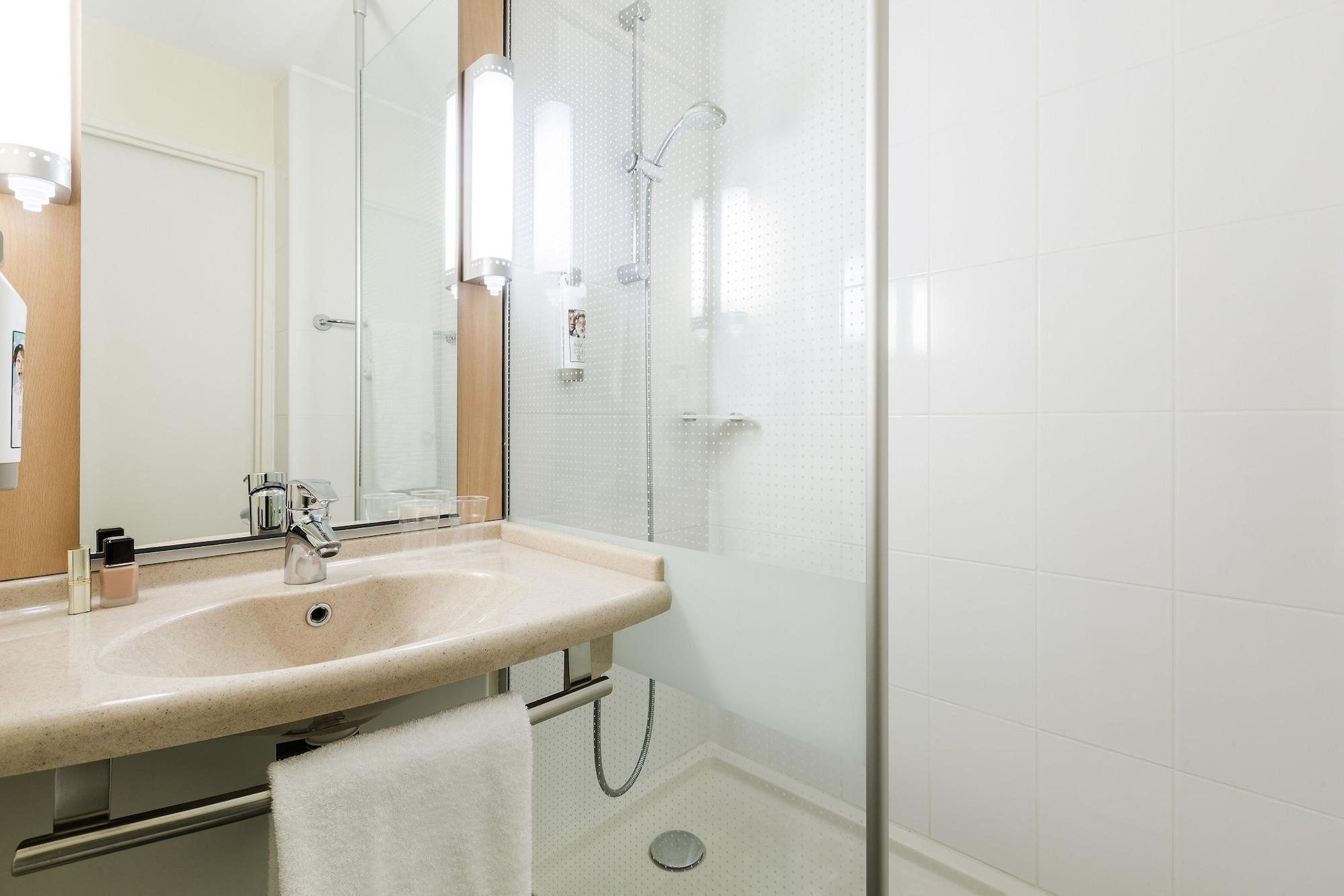 Ibis Rennes 3*
